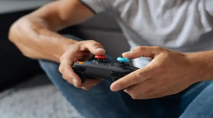 How to Prevent Sweaty Hands While Gaming